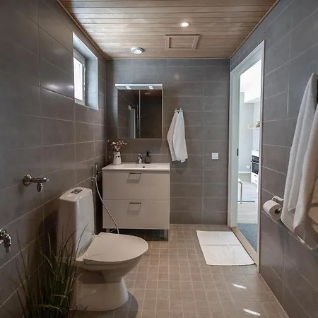 アパート & Golf Marinan Kapteeni A 17 - Sisaeltaeae Loppusiivouksen *