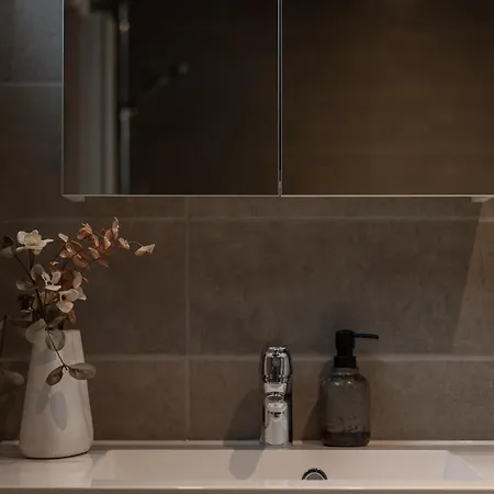 & Golf Marinan Kapteeni A 17 - Sisaeltaeae Loppusiivouksen アパート *